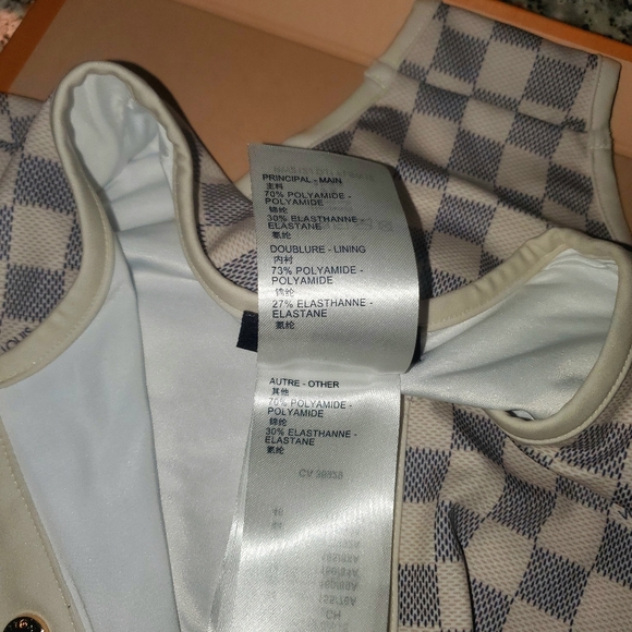 Louis Vuitton Damier Azur Short sleeve Swimsuit - Picture 8 of 9